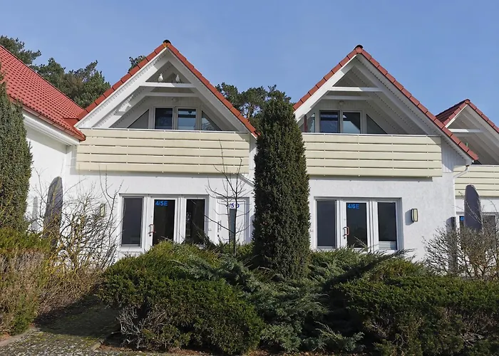 Ferienanlage "Haus Hinter Den Duenen" Prerow